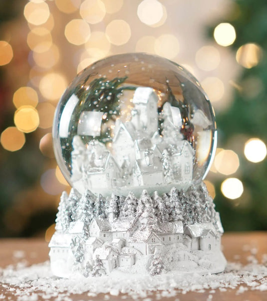 Božićna vodena kugla (Zimska gradska čarolija) 11 x 11 x 13.8